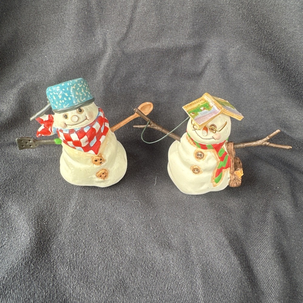 2001 Jan Karon Hallmark Cards Christmas Ornament Snowman Jubilee Book 2" tall